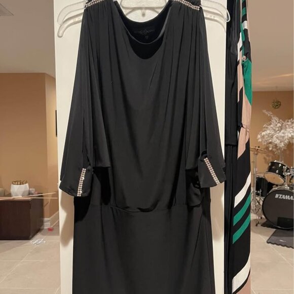 Formal bat wing dress with rhinestone accents. Sz 6 - Picture 2 of 6